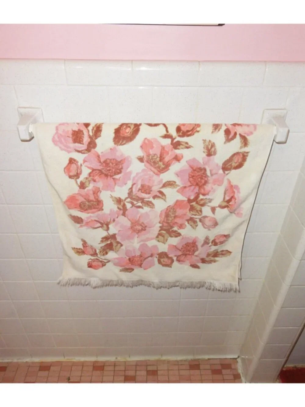 Vintage Fieldcrest Cream & Pink Floral Bath Towel w/ Fringe